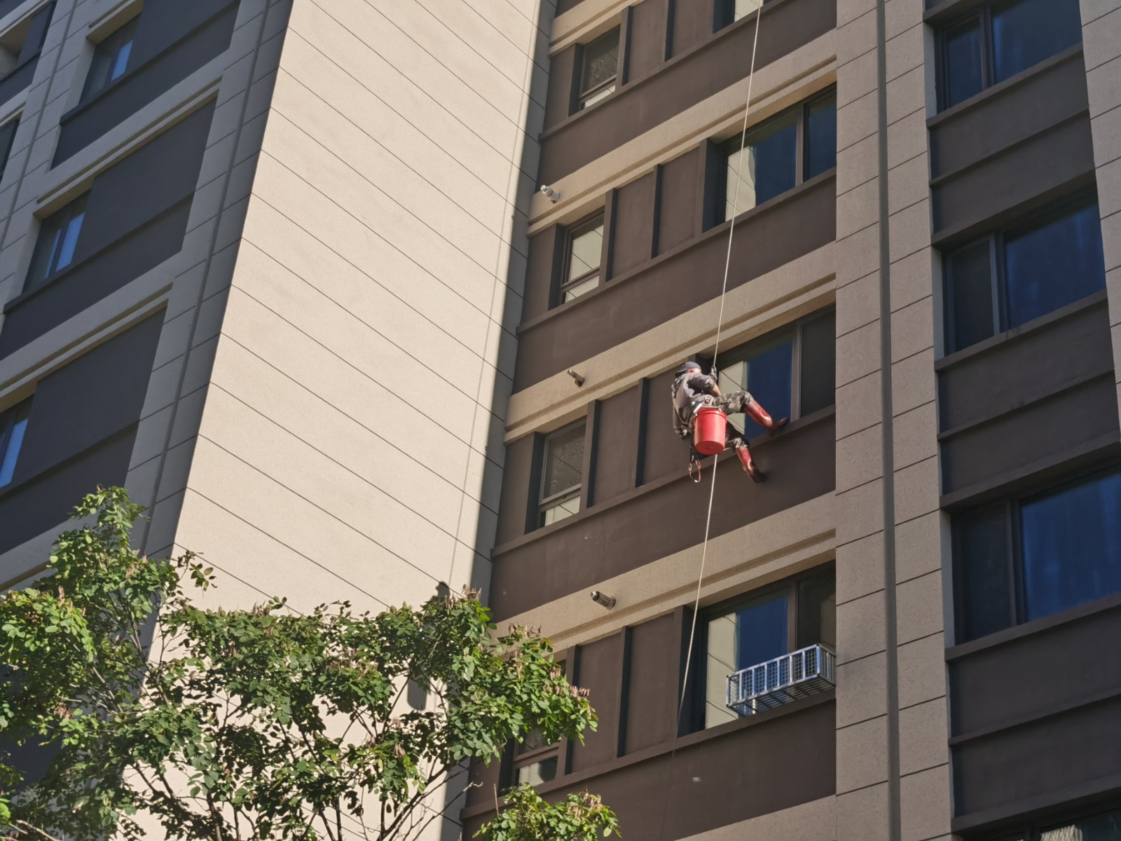 驚！這個國慶，一大波“蜘蛛俠”登陸這些小區(qū)