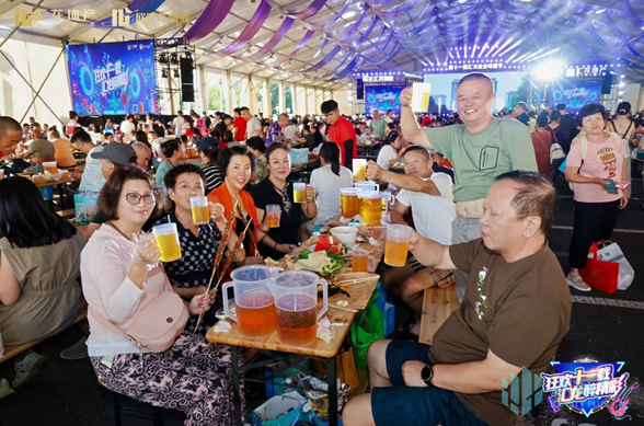 物企自辦啤酒節(jié)，1.8萬(wàn)業(yè)主共赴夏日鄰里盛宴