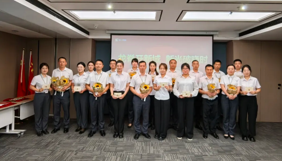 龍脊開(kāi)新域 欣光破曉時(shí) | 欣匯龍物業(yè)2025年師徒見(jiàn)面會(huì)圓滿禮成