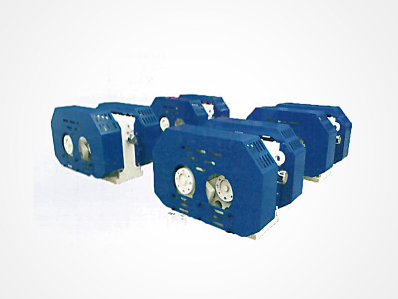 座式強制同步稀油激振器