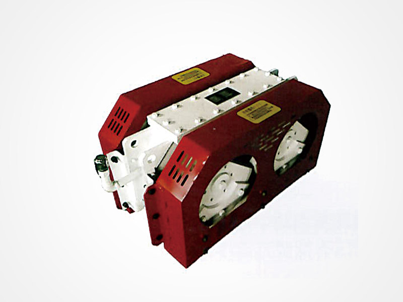 座式強制同步稀油激振器